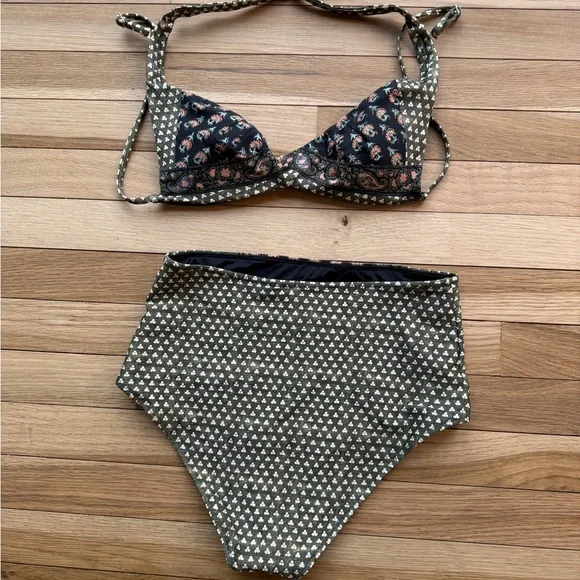 Patterned Bikini Set - Picture 3 of 6